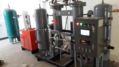 蘭州某食品(pin)包裝企業15立(lì)方，純度99.9%制氮(dan)機使用現場(chang)