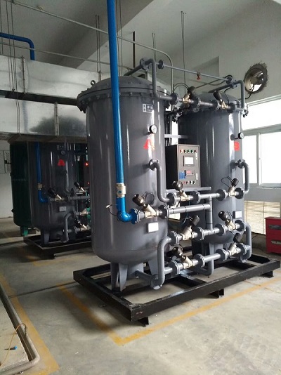 某(mou)化工企業兩(liang)台300立方，純度(dù)99.9%制氮機現場(chang)